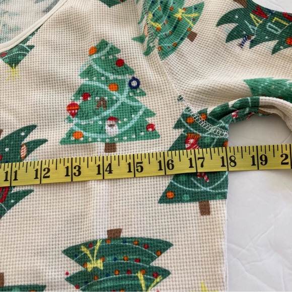 Old Navy / Christmas tree thermal pajamas - Picture 6 of 13